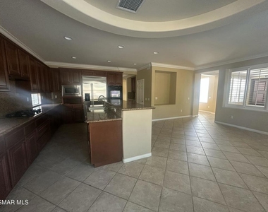 3073 Heavenly Ridge Street - Photo Thumbnail 12