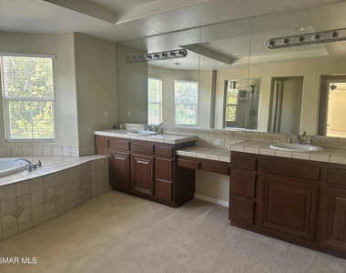 3073 Heavenly Ridge Street - Photo Thumbnail 21
