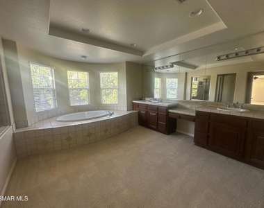 3073 Heavenly Ridge Street - Photo Thumbnail 20