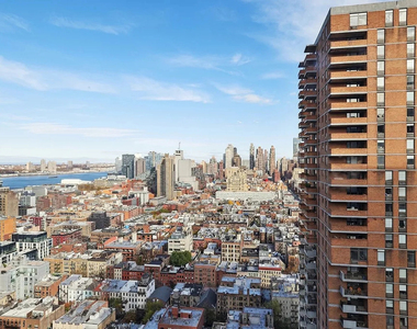 420 West 42nd Street - Photo Thumbnail 3