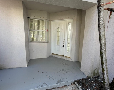 3780 Amalfi Drive - Photo Thumbnail 8
