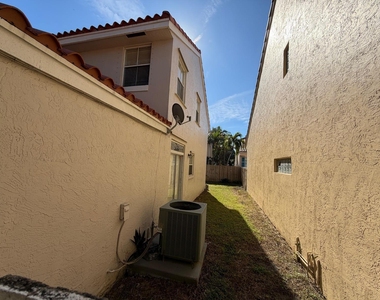 3780 Amalfi Drive - Photo Thumbnail 13