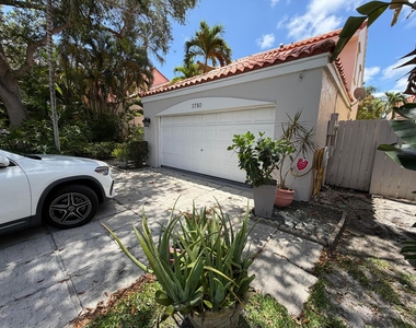 3780 Amalfi Drive - Photo Thumbnail 65