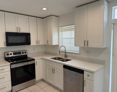 3780 Amalfi Drive - Photo Thumbnail 55