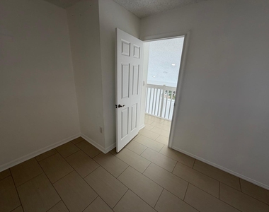 3780 Amalfi Drive - Photo Thumbnail 35