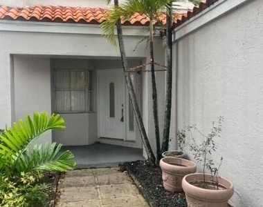 3780 Amalfi Drive - Photo Thumbnail 4