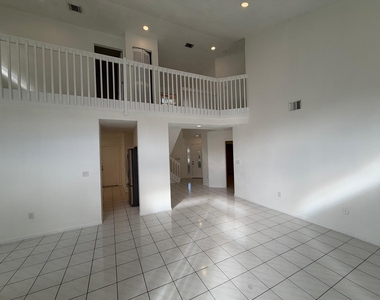 3780 Amalfi Drive - Photo Thumbnail 2