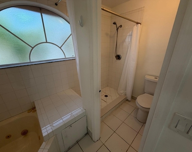 3780 Amalfi Drive - Photo Thumbnail 47