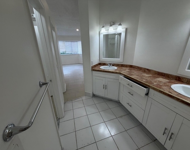 3780 Amalfi Drive - Photo Thumbnail 51