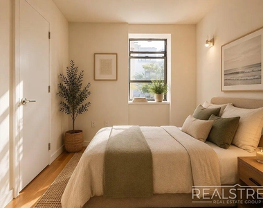 96 Dupont Street - Photo Thumbnail 5