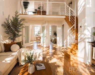 96 Dupont Street - Photo Thumbnail 1