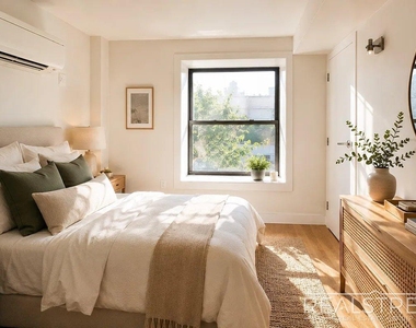 96 Dupont Street - Photo Thumbnail 6