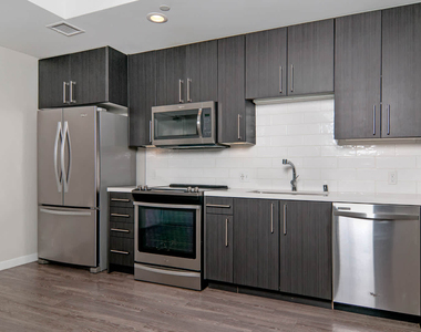 5560 Lexington Ave - Photo Thumbnail 7