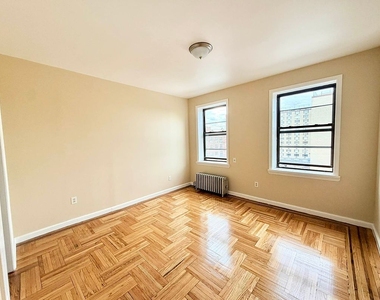 Bowne Street - Photo Thumbnail 9