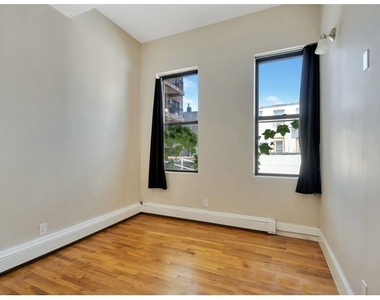 29 Woodhull St - Photo Thumbnail 5
