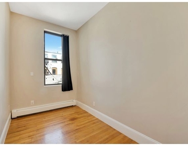29 Woodhull St - Photo Thumbnail 3