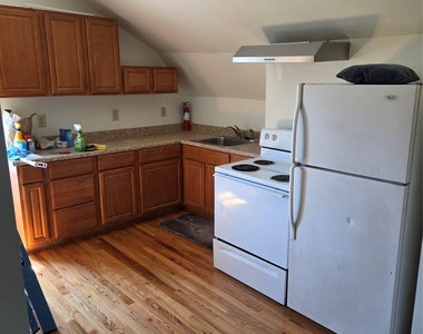 130 Maple Avenue - Photo Thumbnail 2