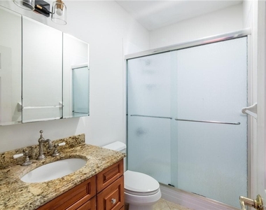 8 Davenport Street - Photo Thumbnail 14
