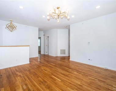 8 Davenport Street - Photo Thumbnail 3