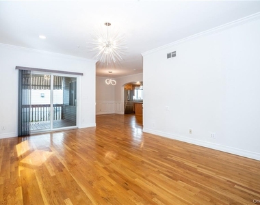 8 Davenport Street - Photo Thumbnail 9