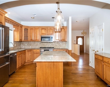 8 Davenport Street - Photo Thumbnail 1