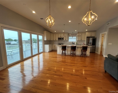 762 Pecan Street - Photo Thumbnail 18