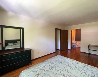 4 Cornwallis Road - Photo Thumbnail 11