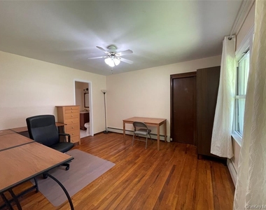 4 Cornwallis Road - Photo Thumbnail 6