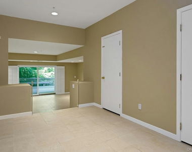 102 Boulder Ridge Road - Photo Thumbnail 19