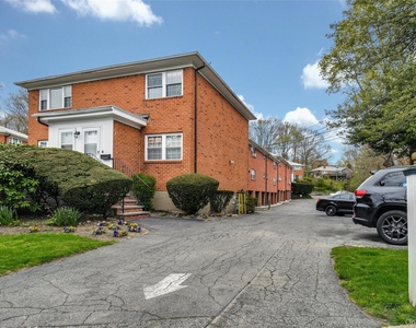 451 Main Street - Photo Thumbnail 24