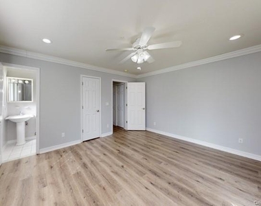 248 Lake Pointe Drive - Photo Thumbnail 7
