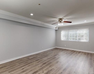 248 Lake Pointe Drive - Photo Thumbnail 2