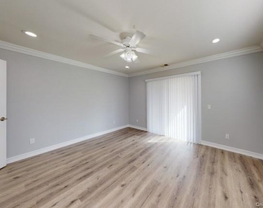 248 Lake Pointe Drive - Photo Thumbnail 6