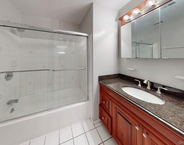 248 Lake Pointe Drive - Photo Thumbnail 8