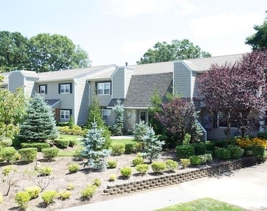 248 Lake Pointe Court - Photo Thumbnail 1