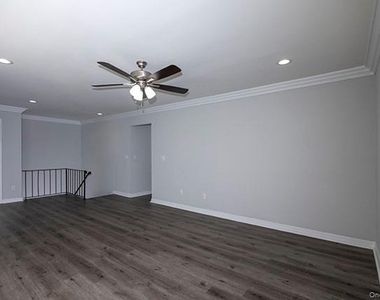 248 Lake Pointe Court - Photo Thumbnail 5