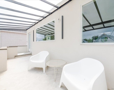 2105 Bay Boulevard - Photo Thumbnail 1