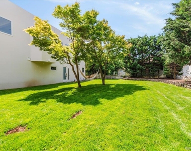 2105 Bay Boulevard - Photo Thumbnail 32