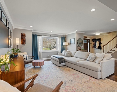 15 Lawrence Court - Photo Thumbnail 5