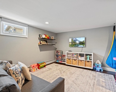 15 Lawrence Court - Photo Thumbnail 24