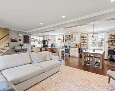 15 Lawrence Court - Photo Thumbnail 4