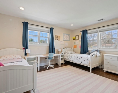15 Lawrence Court - Photo Thumbnail 20