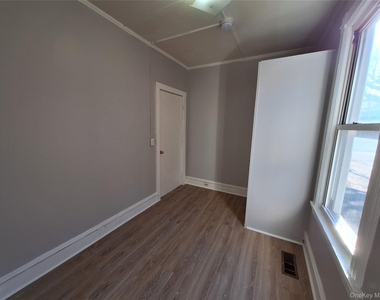 69 Greenkill Avenue - Photo Thumbnail 11