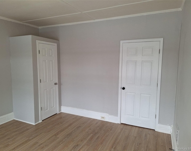 69 Greenkill Avenue - Photo Thumbnail 2