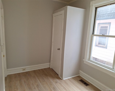 69 Greenkill Avenue - Photo Thumbnail 4
