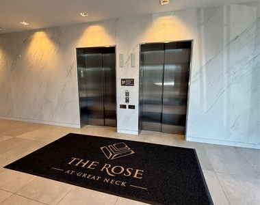 218 Middle Neck Road - Photo Thumbnail 2