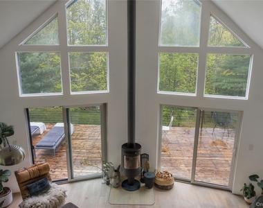 22 Mcguffey Road - Photo Thumbnail 12