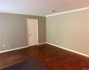 5 Laramie Court - Photo Thumbnail 37