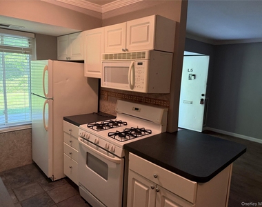 5 Laramie Court - Photo Thumbnail 9
