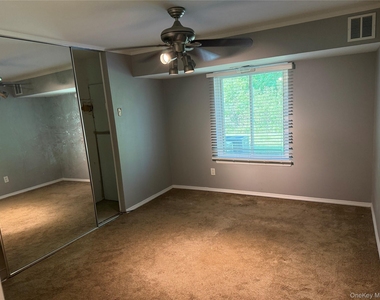 5 Laramie Court - Photo Thumbnail 13